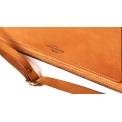 Кожаная сумка через плечо светло коричневого цвета c ручкой и большим задним карманом Long River BC-030. Вид 4.
