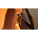 Кожаная сумка через плечо светло коричневого цвета c ручкой и большим задним карманом Long River BC-030. Вид 6.