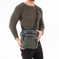 Мужская сумка через плечо Lakestone Elm Green/Black. Вид 7.