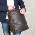 Кожаный мужской рюкзак для ноутбука Lakestone Faber Brown. Вид 9.