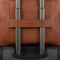 Коричневая мужчкая кожаная деловая сумка для работы и путешествий Piquadro CA2849B3/CU. Вид 3.